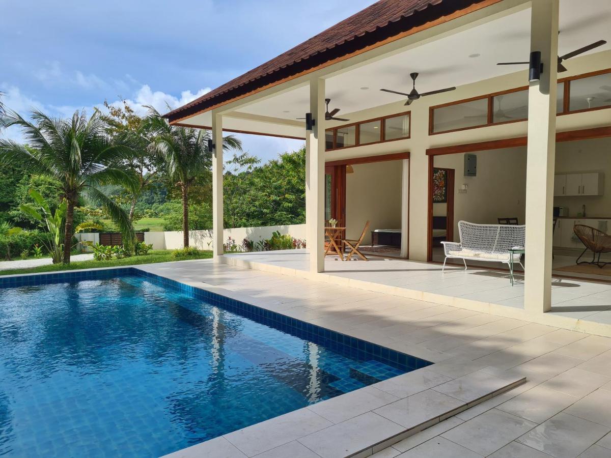 Villa Meranti - Spacious Private Pool Villa Pantai Cenang  Ngoại thất bức ảnh