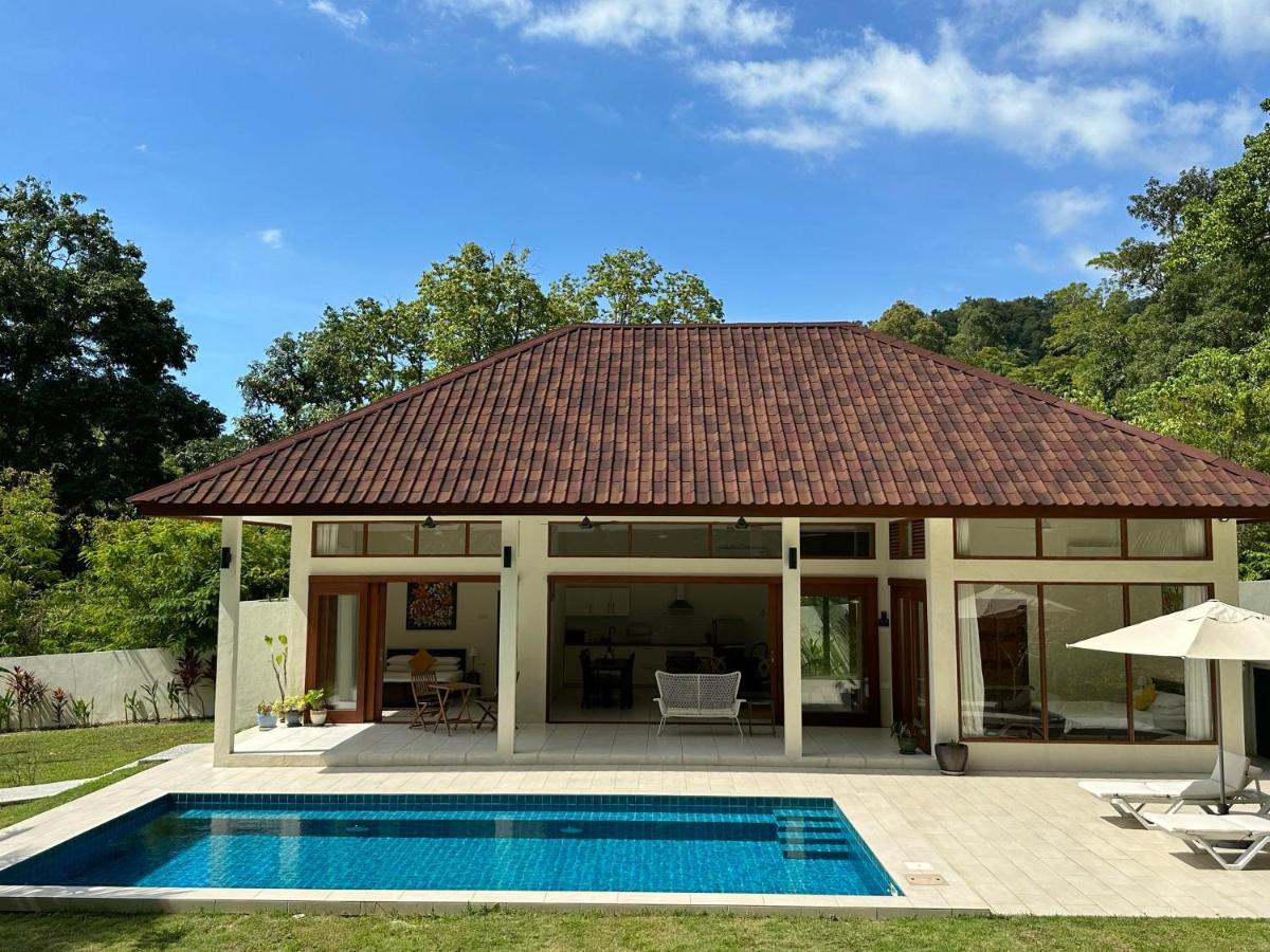 Villa Meranti - Spacious Private Pool Villa Pantai Cenang  Ngoại thất bức ảnh