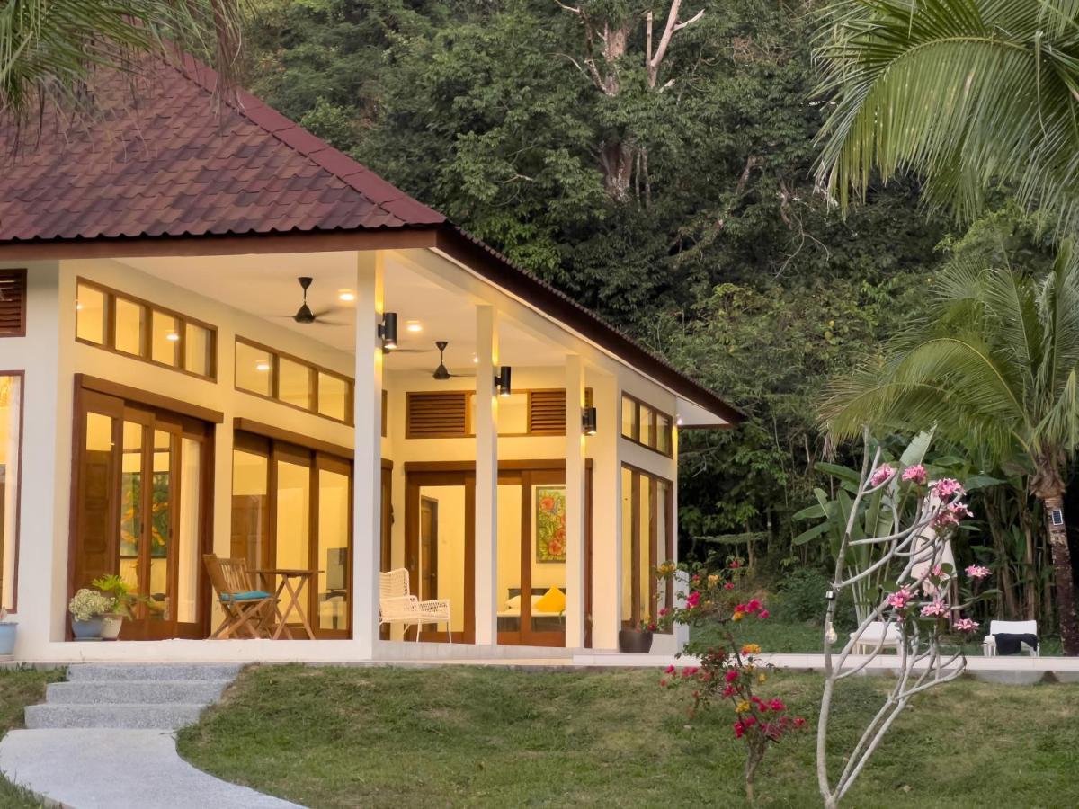 Villa Meranti - Spacious Private Pool Villa Pantai Cenang  Ngoại thất bức ảnh