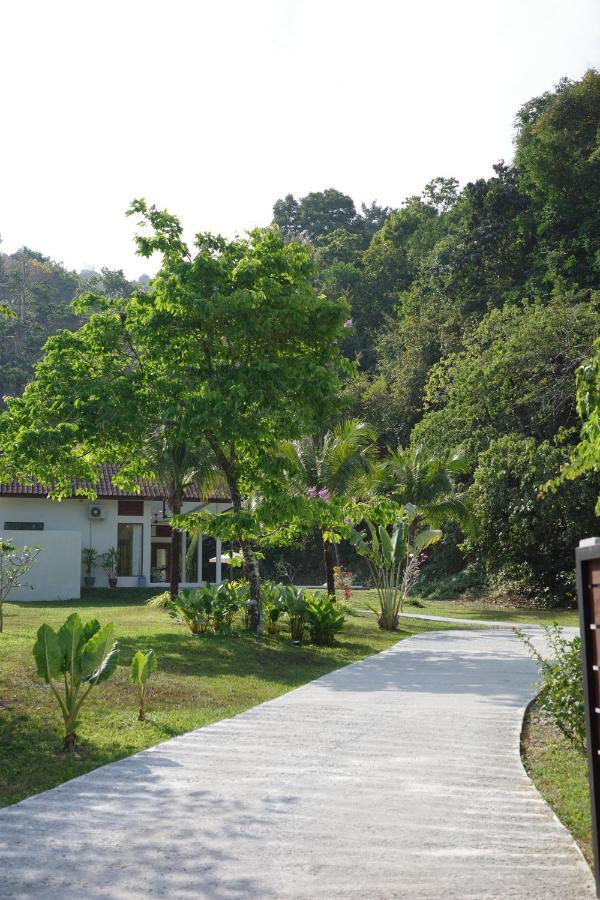 Villa Meranti - Spacious Private Pool Villa Pantai Cenang  Ngoại thất bức ảnh